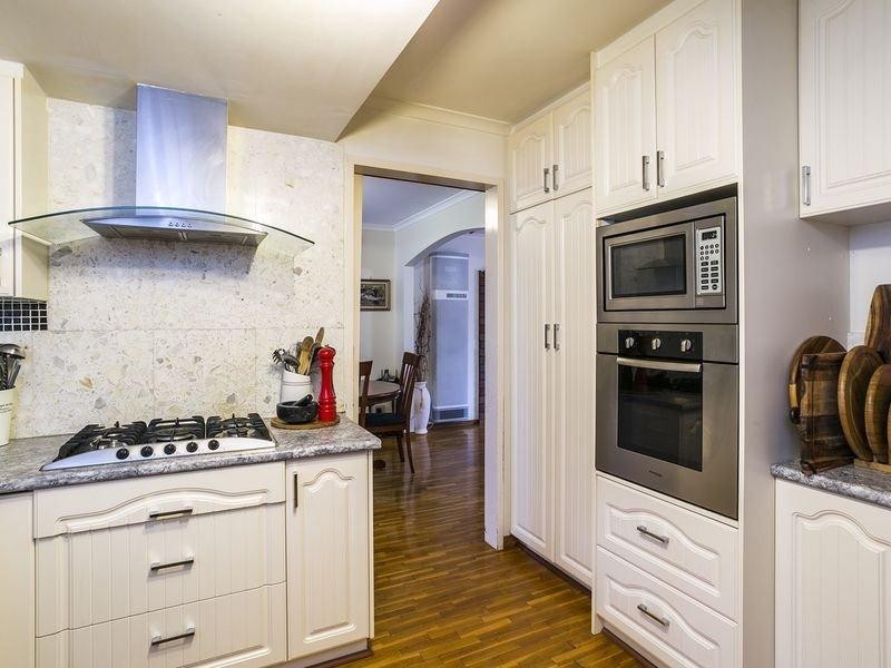 20 Brett Crescent, Hallett Cove SA 5158