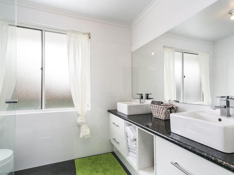 20 Brett Crescent, Hallett Cove SA 5158