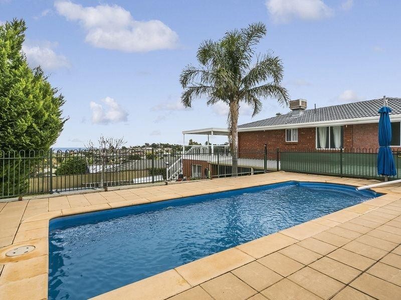 20 Brett Crescent, Hallett Cove SA 5158