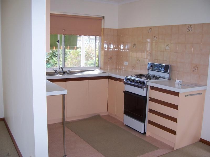 27 Central Avenue, Hallett Cove SA 5158