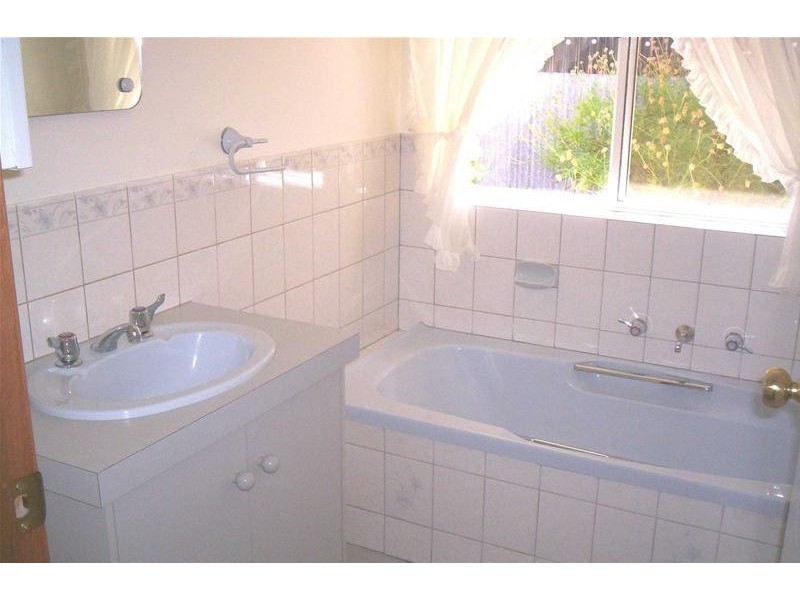 27 Central Avenue, Hallett Cove SA 5158