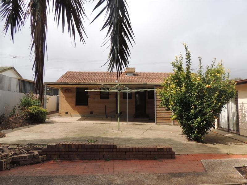25 McKinna Avenue, Christie Downs SA 5164