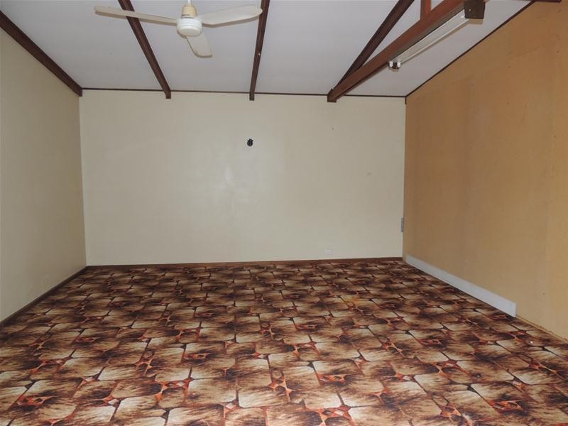 25 McKinna Avenue, Christie Downs SA 5164