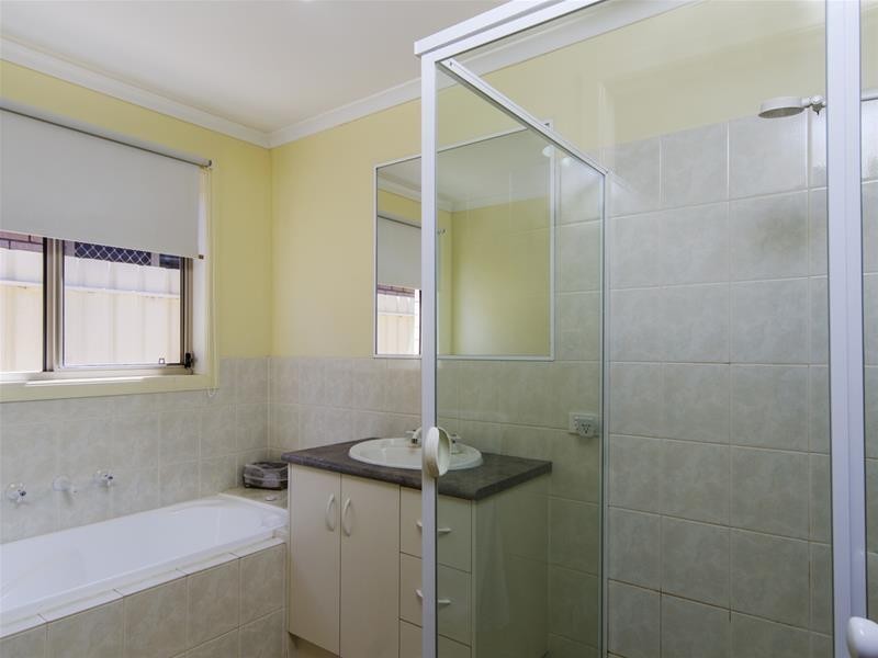 16 Redwood Close, Noarlunga Downs SA 5168