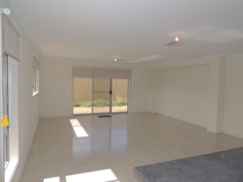 4 Mermaid Street, Seaford Meadows SA 5169