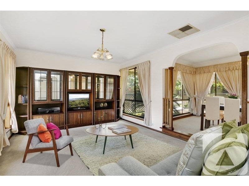 13 Lapwing Street, Hallett Cove SA 5158