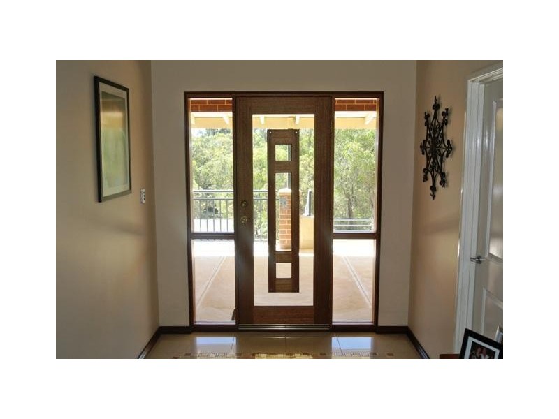 6 Little Place, Leschenault WA 6233