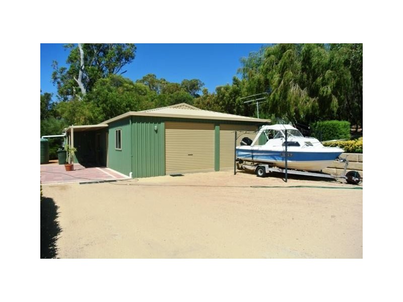 6 Little Place, Leschenault WA 6233