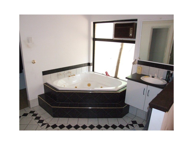 36 Tributary Place, Leschenault WA 6233