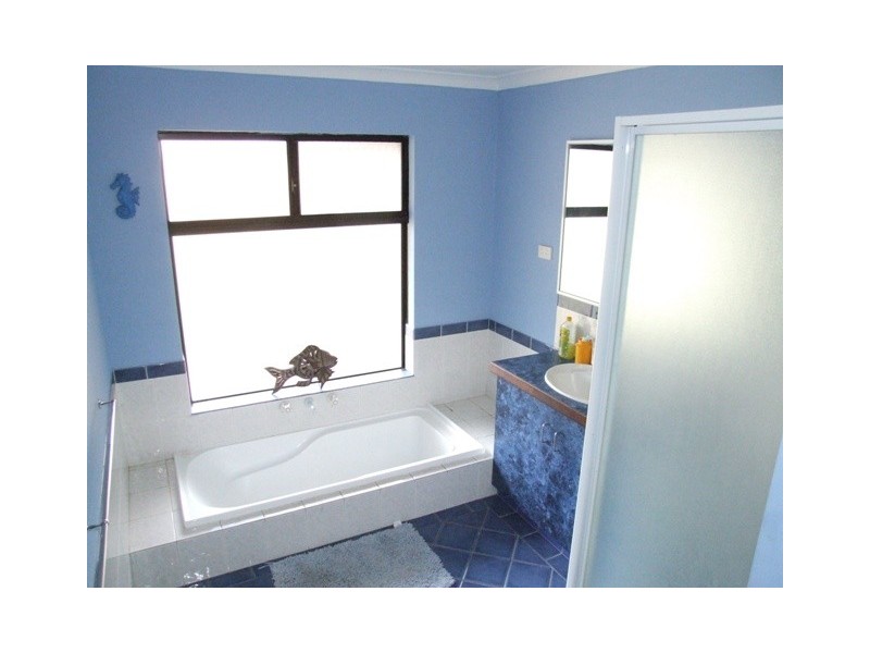 36 Tributary Place, Leschenault WA 6233