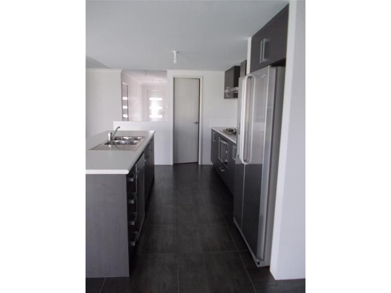 52 Barnes Avenue, Australind WA 6233