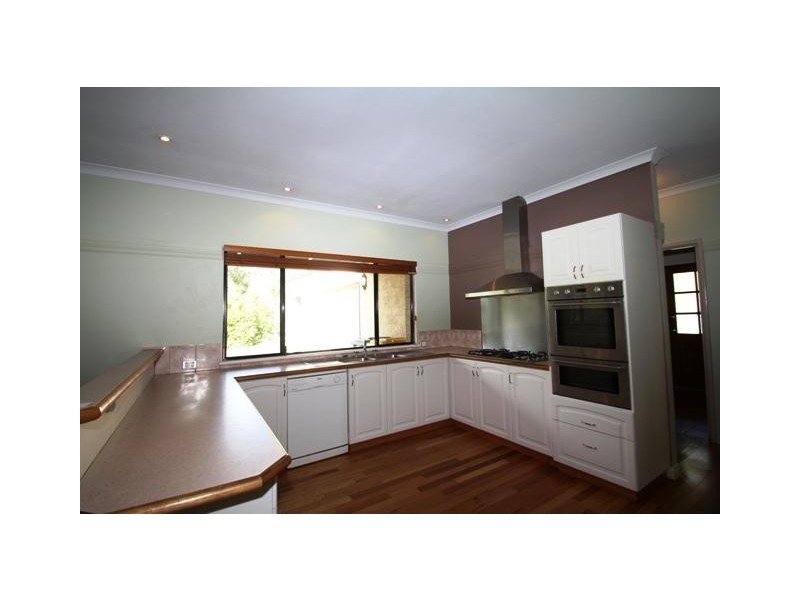 16 Talia Court, Leschenault WA 6233