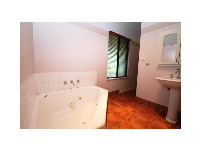 16 Talia Court, Leschenault WA 6233