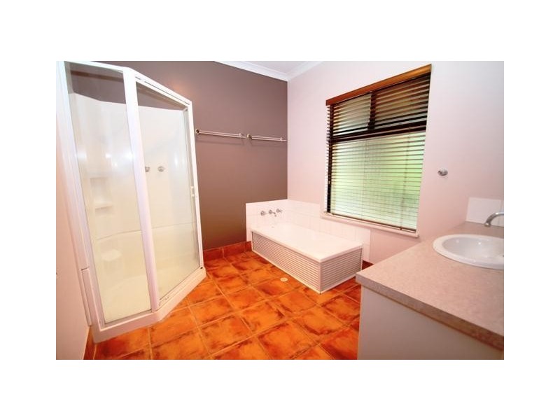 16 Talia Court, Leschenault WA 6233