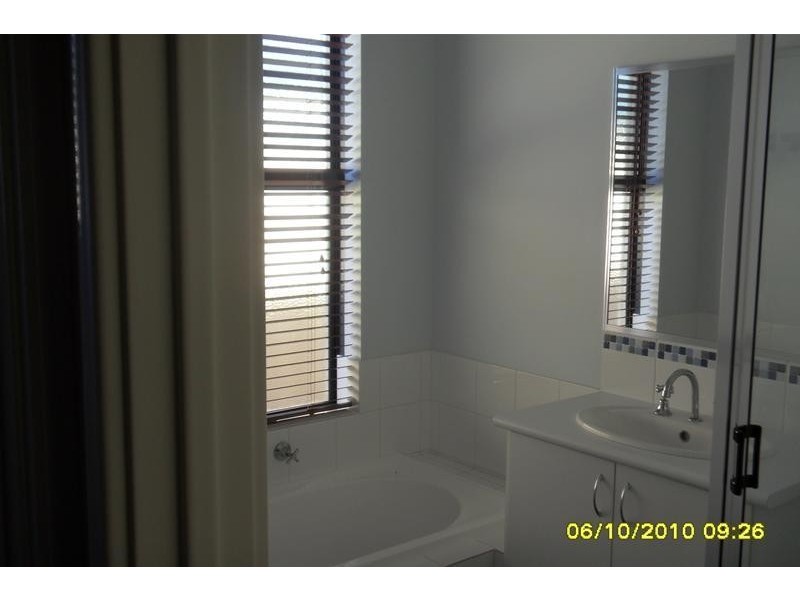 25 Kowari Way, Australind WA 6233