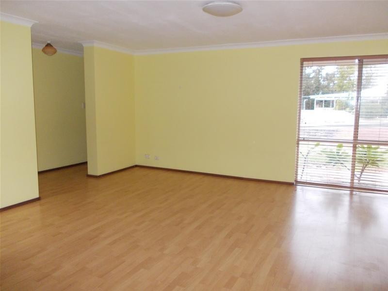 2 Henslagh Turn, Australind WA 6233