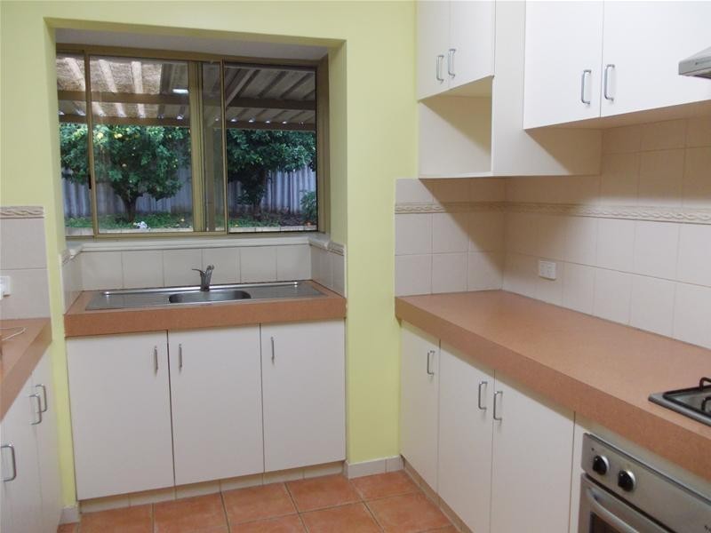 2 Henslagh Turn, Australind WA 6233