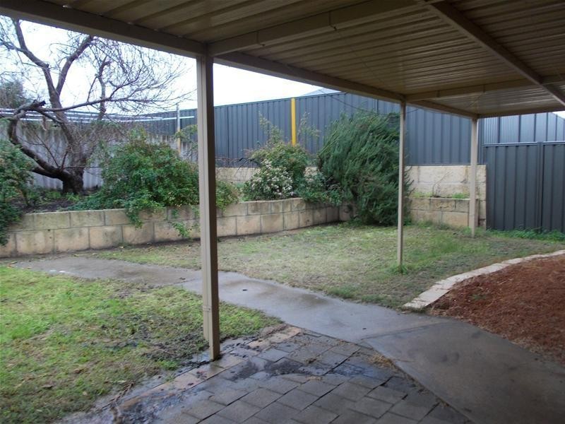 2 Henslagh Turn, Australind WA 6233