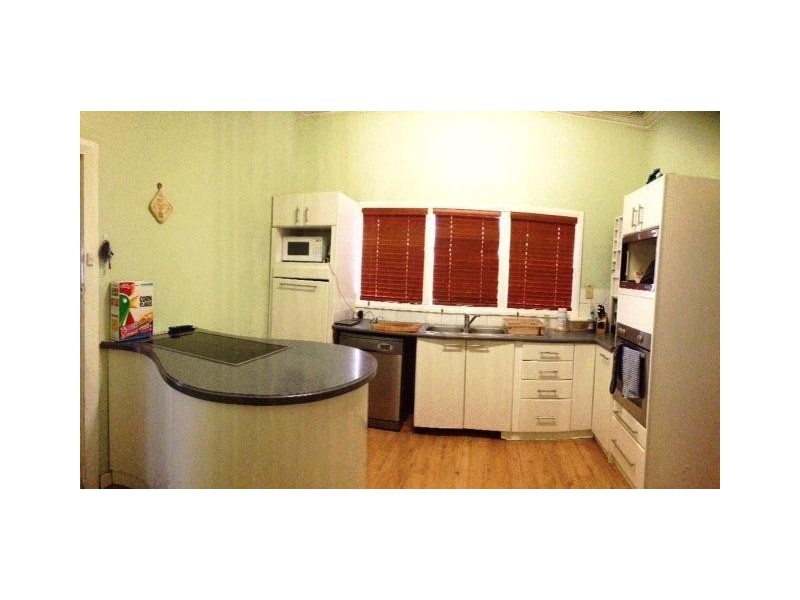 11 The Crescent, Brunswick WA 6224