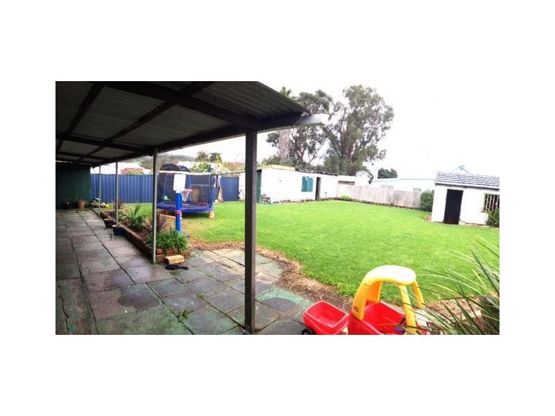 11 The Crescent, Brunswick WA 6224