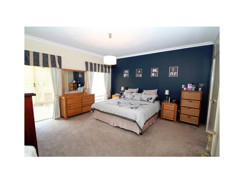 6 Fletcher Court, Leschenault WA 6233