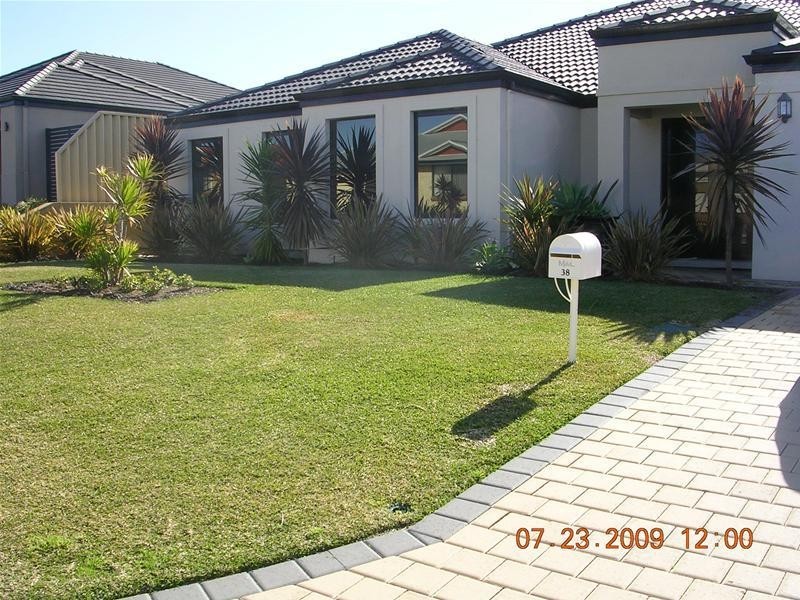 38 Walton Approach, Dalyellup WA 6230