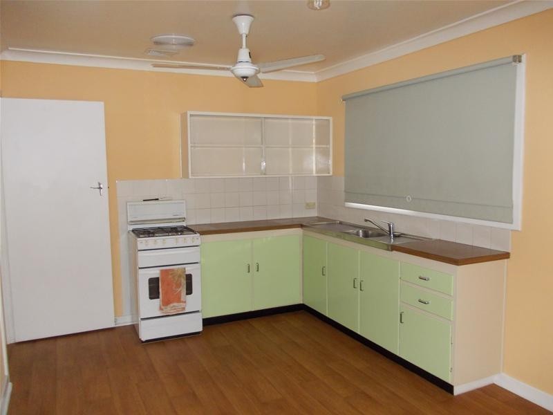 10 Barnes Crescent, Bunbury WA 6230