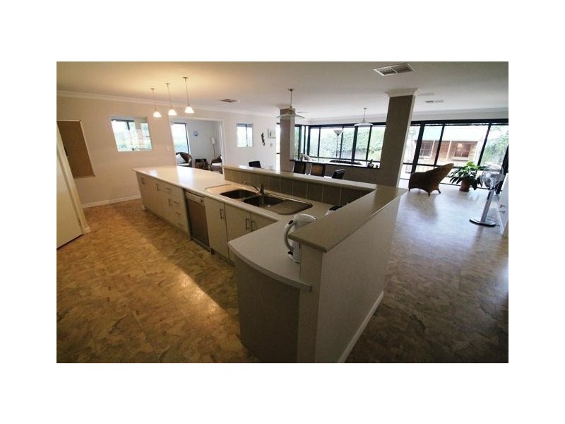 13 Thames Court, Australind WA 6233