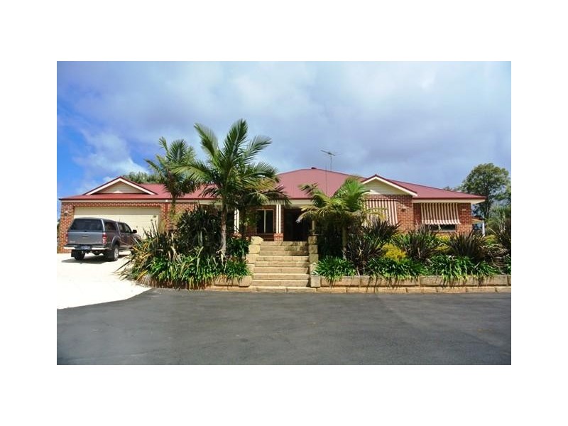 15 Wildflower Way, Leschenault WA 6233