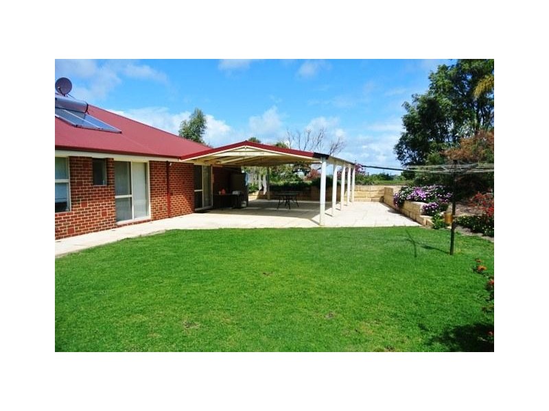 15 Wildflower Way, Leschenault WA 6233