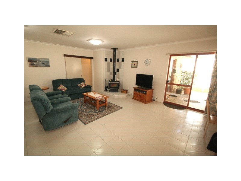 12 Hughlings Place, Australind WA 6233