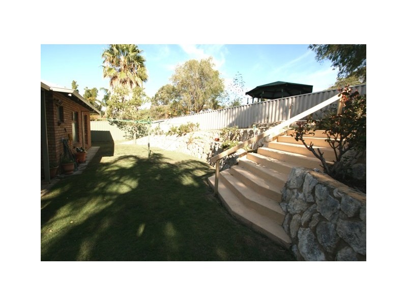 12 Hughlings Place, Australind WA 6233