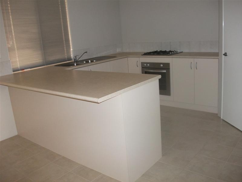 3/235 Old Coast Road, Australind WA 6233