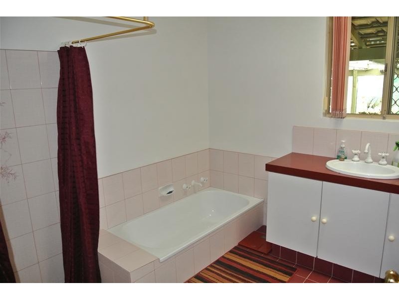 11 Windward Road, Leschenault WA 6233