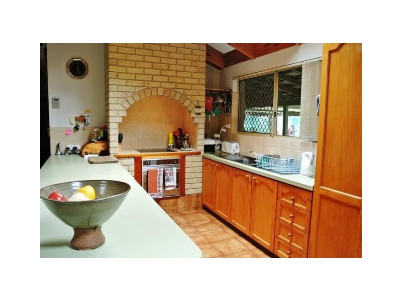 11 Windward Road, Leschenault WA 6233