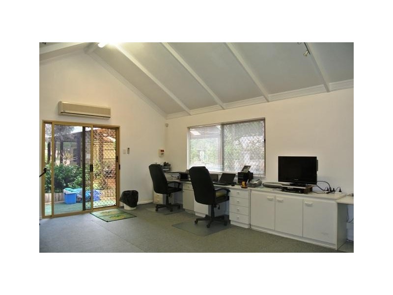 11 Windward Road, Leschenault WA 6233