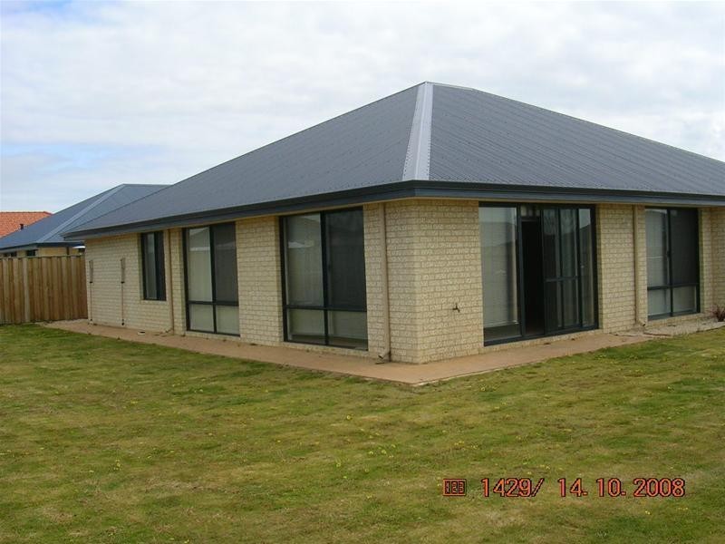 109 Barton Drive, Australind WA 6233