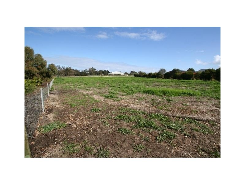 9 Thomas Stanley Way, Roelands WA 6226