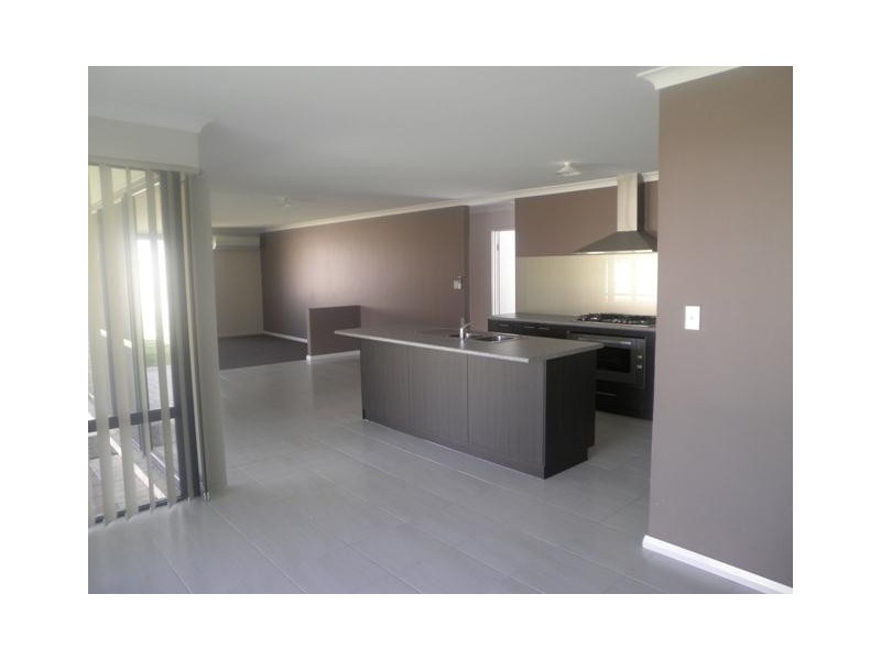 8 Macarthur Court, Australind WA 6233