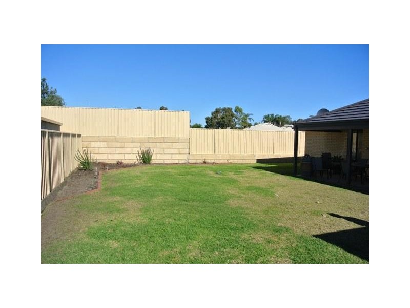 8 Macarthur Court, Australind WA 6233