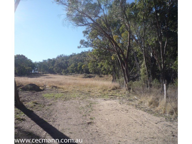 2399 Pyramids Road, Stanthorpe QLD 4380