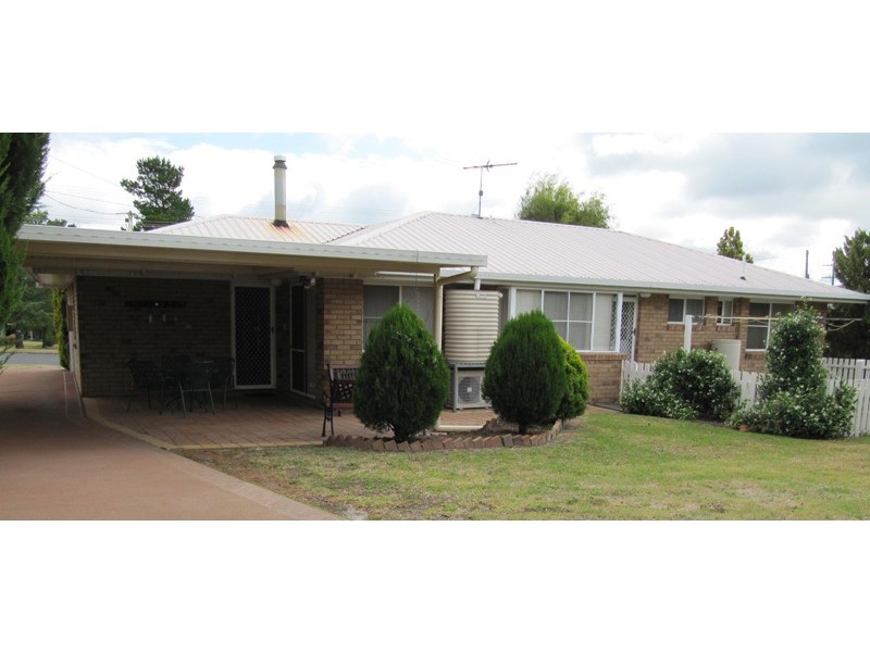 74 College Road, Stanthorpe QLD 4380