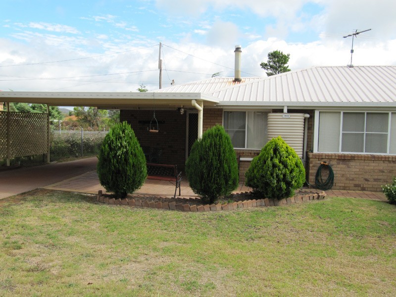 74 College Road, Stanthorpe QLD 4380