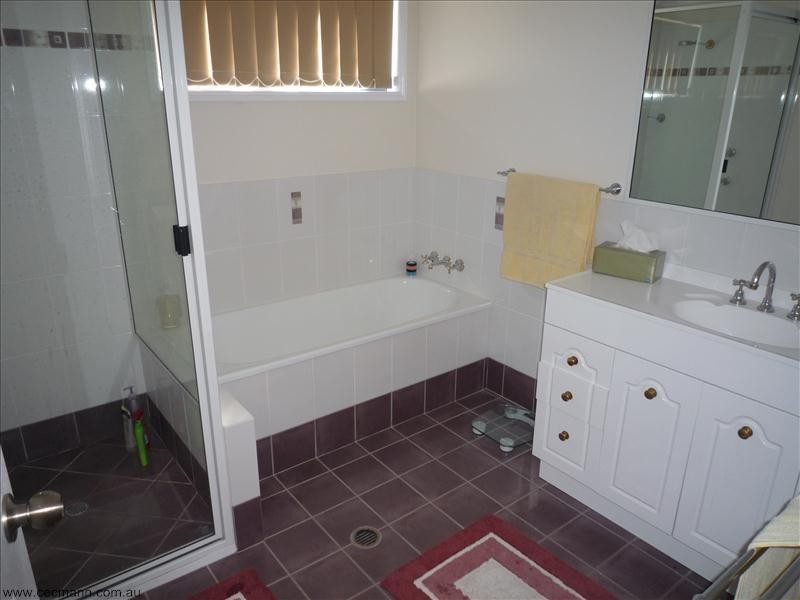 49 Hoult Street, Stanthorpe QLD 4380