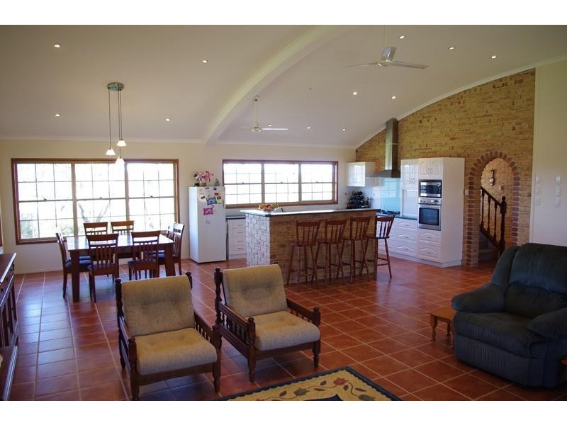 67 Rapisarda  Lane, Stanthorpe QLD 4380