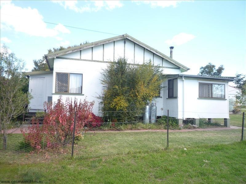 38 Hillcrest Street, Stanthorpe QLD 4380