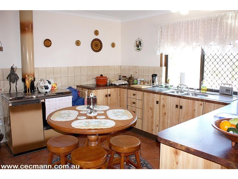 52 Tunnel Road, Stanthorpe QLD 4380