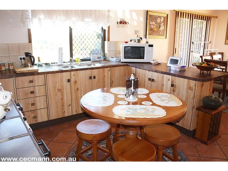 52 Tunnel Road, Stanthorpe QLD 4380