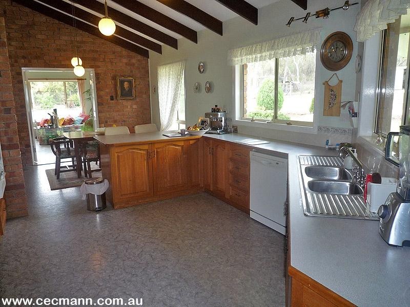 11 Pioneers Parade, Stanthorpe QLD 4380