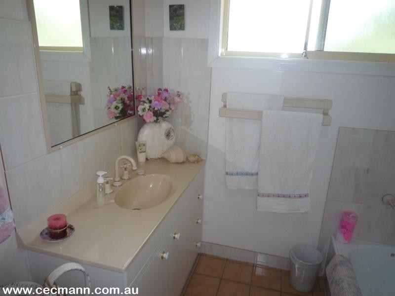 11 Pioneers Parade, Stanthorpe QLD 4380